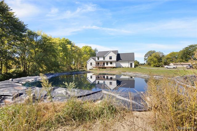 1989 S Lapeer Road, Lapeer, MI 48446