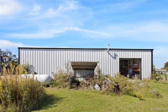1989 S Lapeer Road, Lapeer, MI 48446