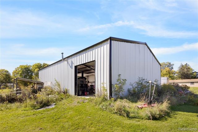 1989 S Lapeer Road, Lapeer, MI 48446
