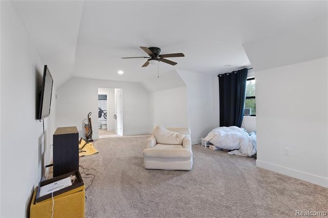 1989 S Lapeer Road, Lapeer, MI 48446