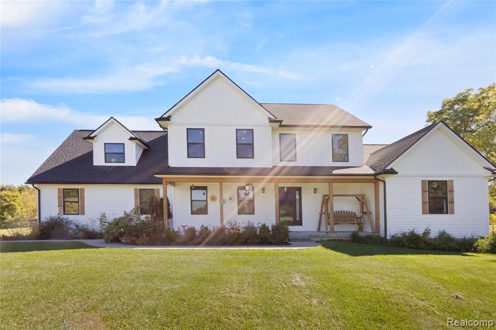1989 S Lapeer Road, Lapeer, MI 48446