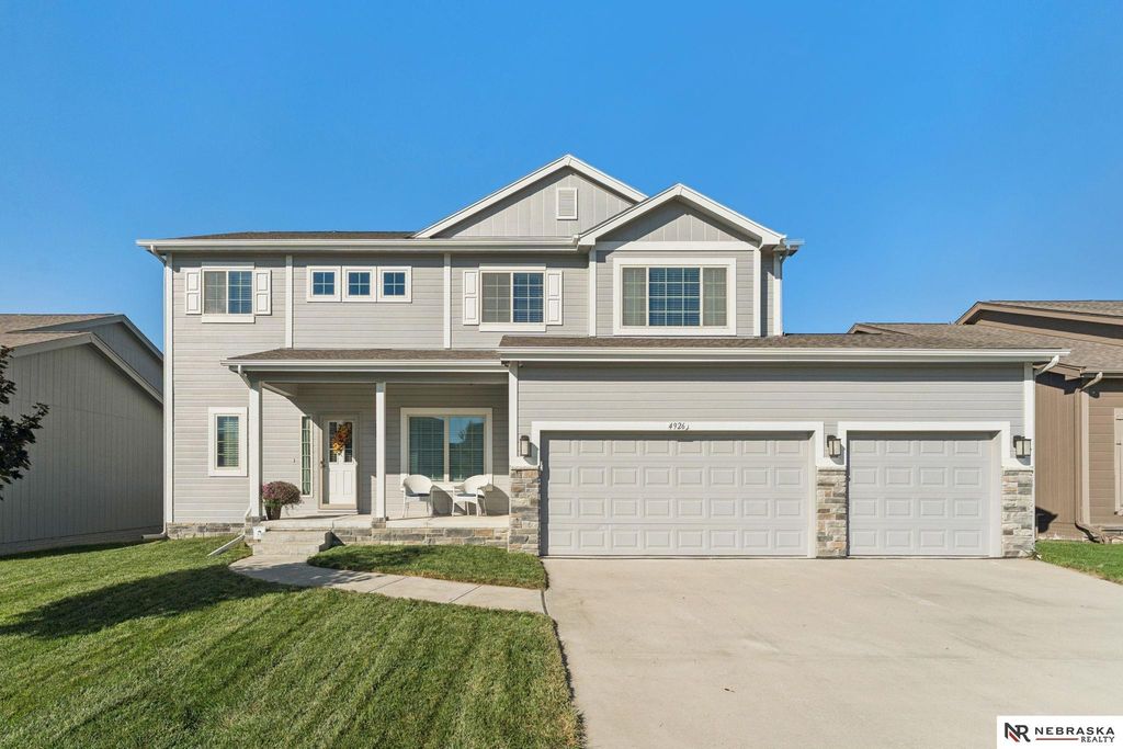 4926 N 181st Street, Elkhorn, NE 68022