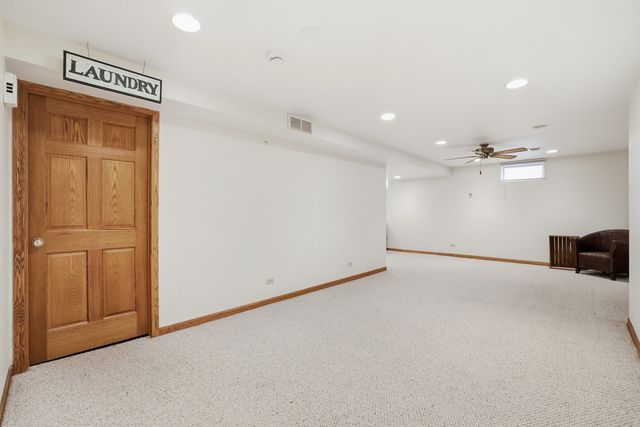 637 N Lyle Avenue, Elgin, IL 60123