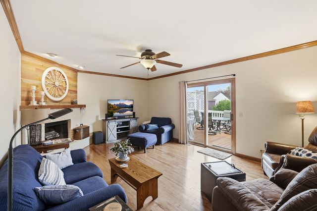 637 N Lyle Avenue, Elgin, IL 60123