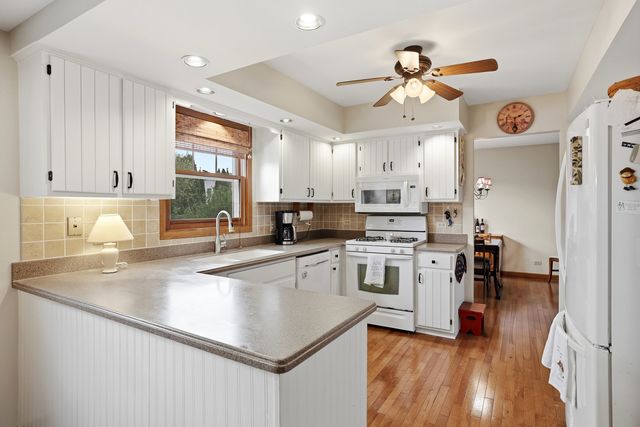637 N Lyle Avenue, Elgin, IL 60123