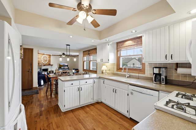 637 N Lyle Avenue, Elgin, IL 60123