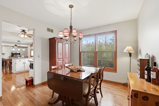 637 N Lyle Avenue, Elgin, IL 60123