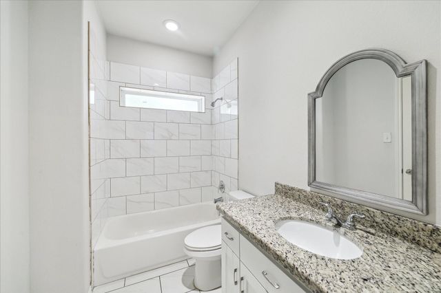 7047 Avenue E, Houston, TX 77011