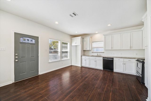 7047 Avenue E, Houston, TX 77011