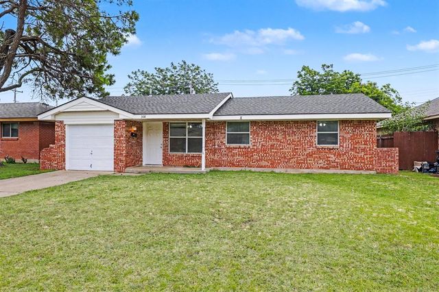 308 Arnold Avenue, Moore, OK 73160
