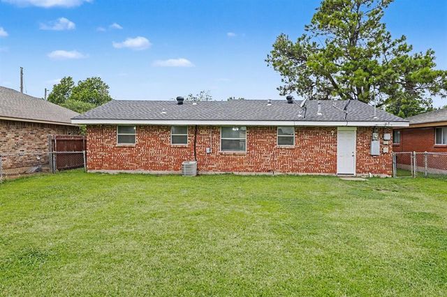 308 Arnold Avenue, Moore, OK 73160