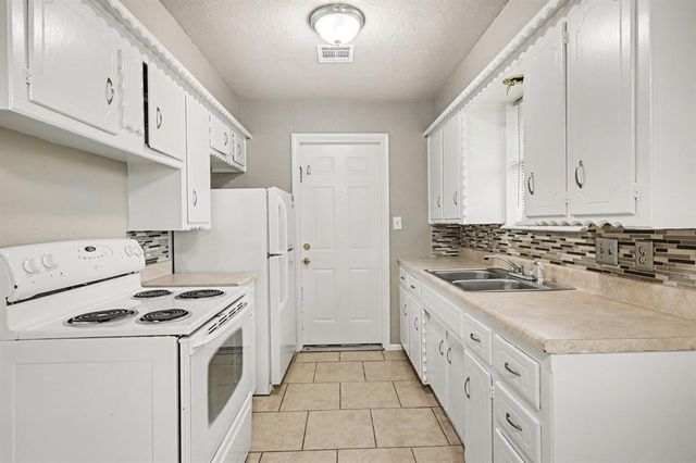 308 Arnold Avenue, Moore, OK 73160