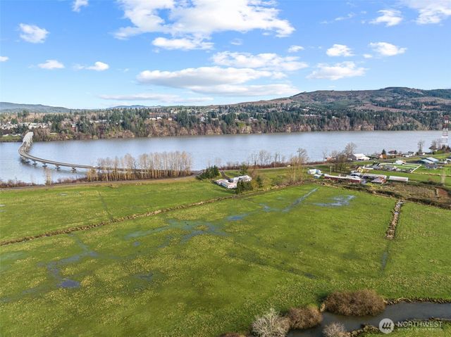 252 SR 409, Cathlamet, WA 98612