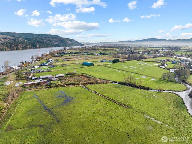 252 SR 409, Cathlamet, WA 98612