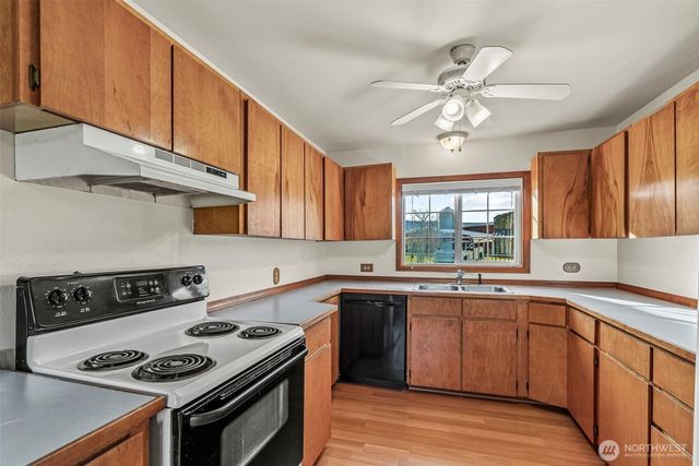 252 SR 409, Cathlamet, WA 98612