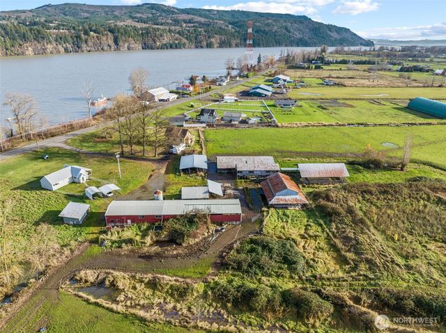 252 SR 409, Cathlamet, WA 98612