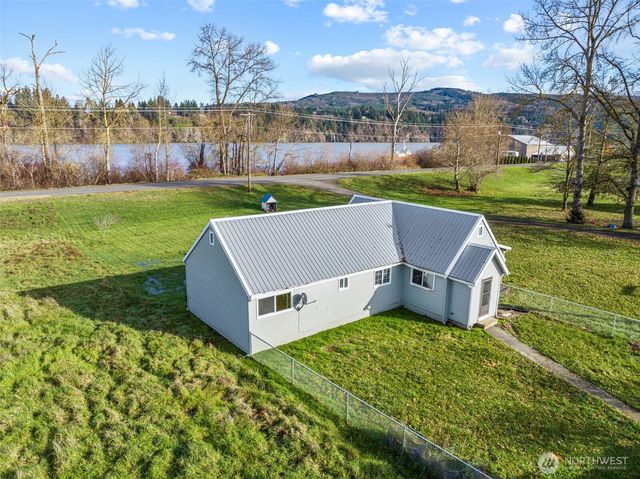 252 SR 409, Cathlamet, WA 98612