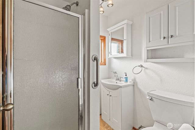 252 SR 409, Cathlamet, WA 98612