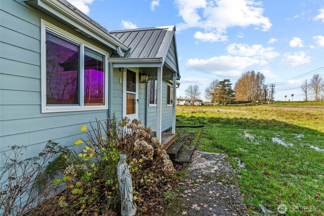 252 SR 409, Cathlamet, WA 98612