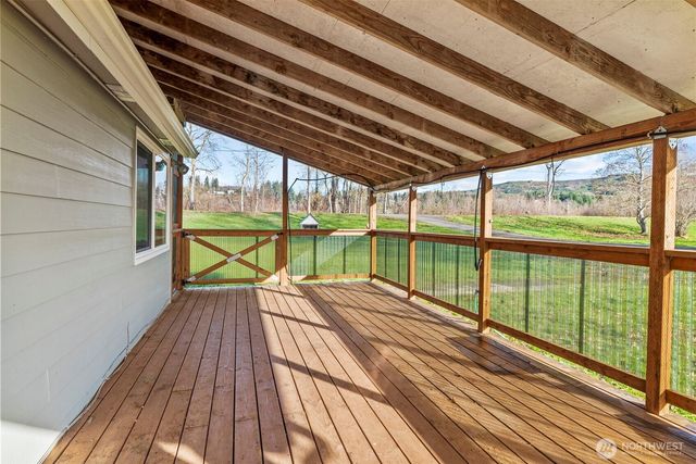 252 SR 409, Cathlamet, WA 98612