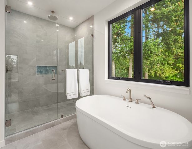 6214 40th Avenue NE, Seattle, WA 98115