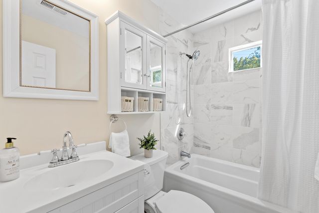 369 Hillview Drive, Johnstown, OH 43031