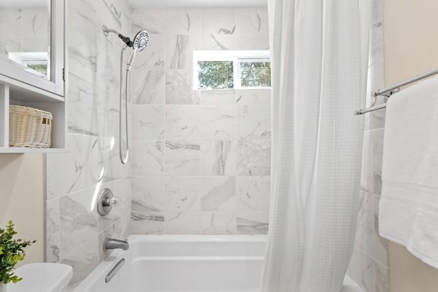 369 Hillview Drive, Johnstown, OH 43031