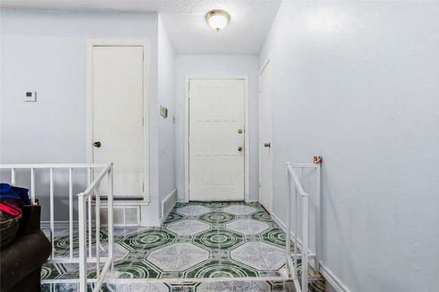 1721 Overbrook Drive, Arlington, TX 76014