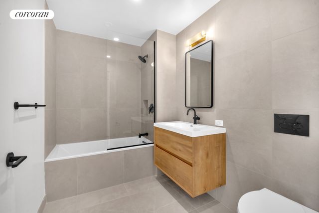 28 HUNTINGTON Street, New York City, NY 11231