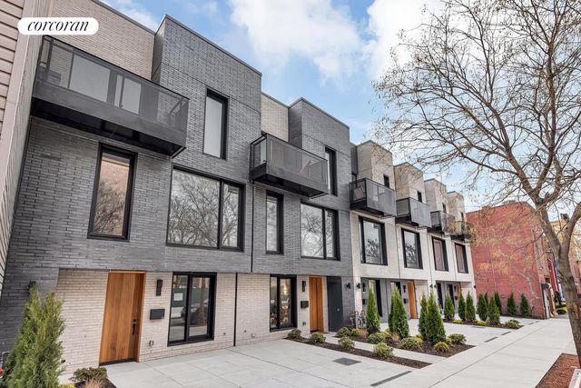 28 HUNTINGTON Street, New York City, NY 11231