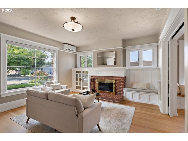 199 SANTA CLARA Ave, Eugene, OR 97404