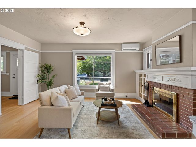 199 SANTA CLARA Ave, Eugene, OR 97404
