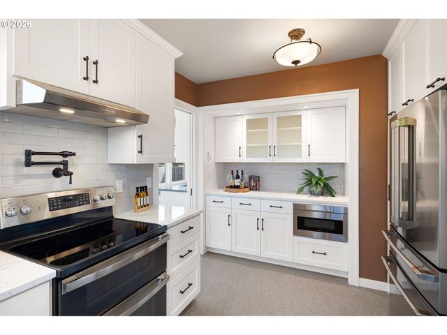 199 SANTA CLARA Ave, Eugene, OR 97404
