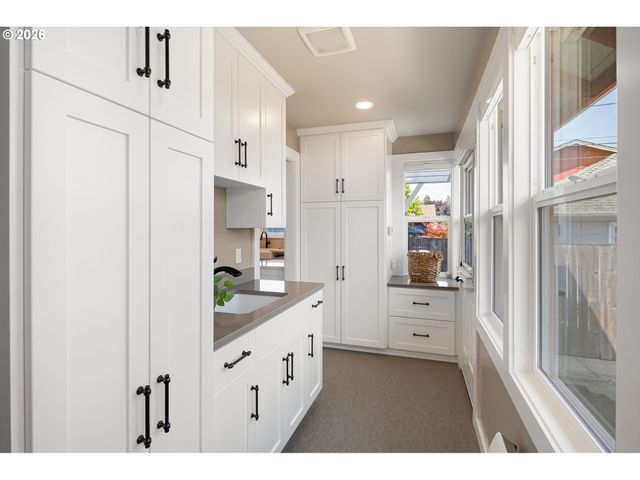 199 SANTA CLARA Ave, Eugene, OR 97404