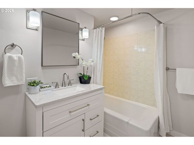 199 SANTA CLARA Ave, Eugene, OR 97404
