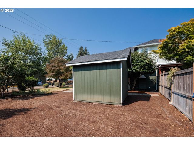 199 SANTA CLARA Ave, Eugene, OR 97404