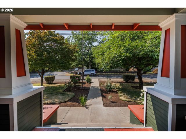 199 SANTA CLARA Ave, Eugene, OR 97404