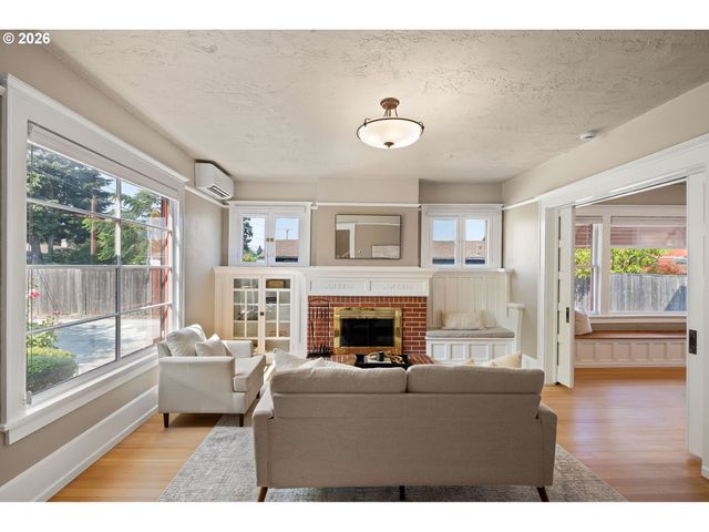 199 SANTA CLARA Ave, Eugene, OR 97404