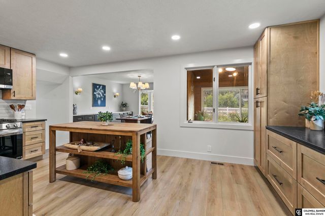 5210 Jade Court, Lincoln, NE 68516