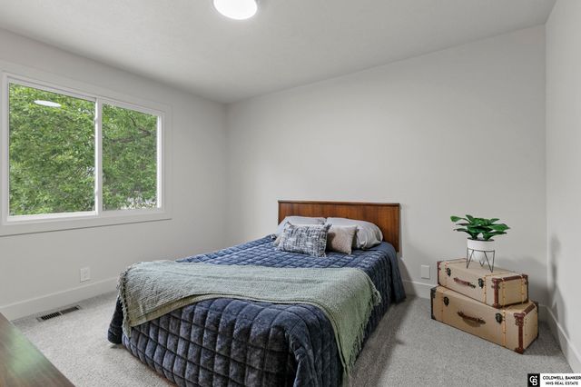 5210 Jade Court, Lincoln, NE 68516