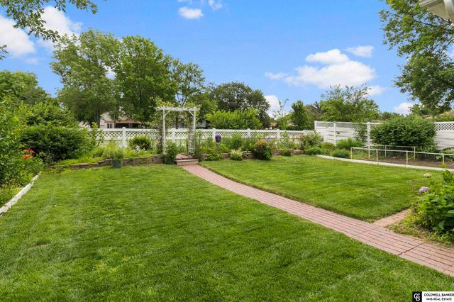 5210 Jade Court, Lincoln, NE 68516