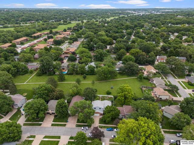 5210 Jade Court, Lincoln, NE 68516