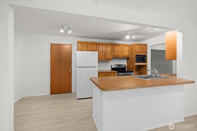 16811 1st Avenue NW, Shoreline, WA 98177