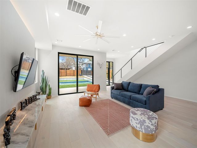 2107 Brackenridge ST 1, Austin, TX 78704