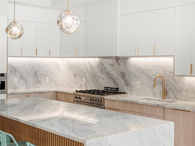 2107 Brackenridge ST 1, Austin, TX 78704