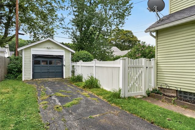 77 Bayton Drive, Irondequoit, NY 14622