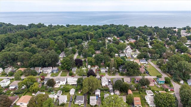 77 Bayton Drive, Irondequoit, NY 14622