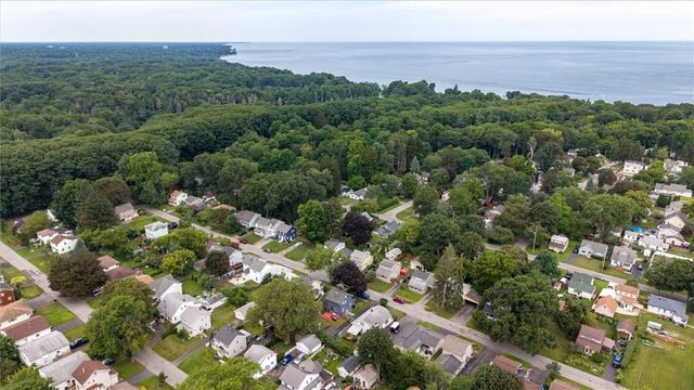 77 Bayton Drive, Irondequoit, NY 14622