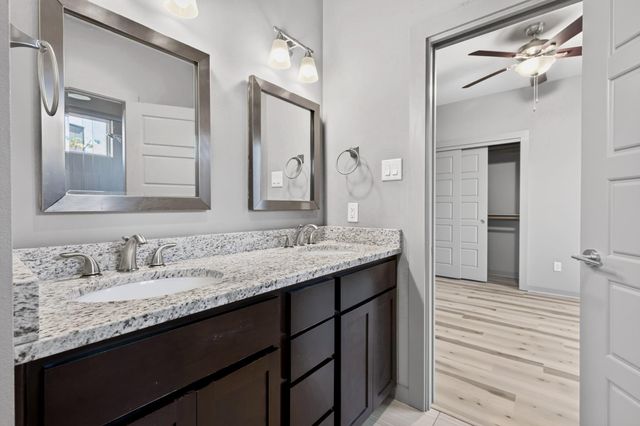 2204 E 13th ST B, Austin, TX 78702