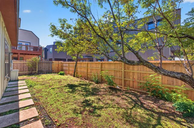 2204 E 13th ST B, Austin, TX 78702